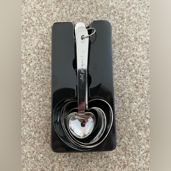 Shower Gift for Guests: Heart Shaped Measuring Spoons - Picture 4 of 9